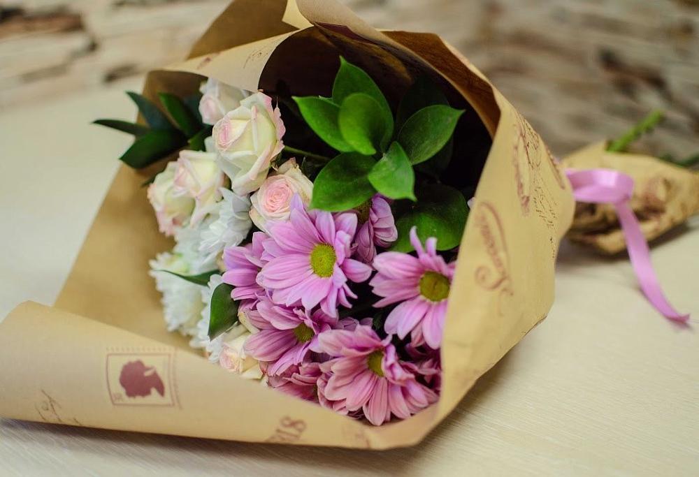 Букет цветов из: Розы и Хризантемы в Целине