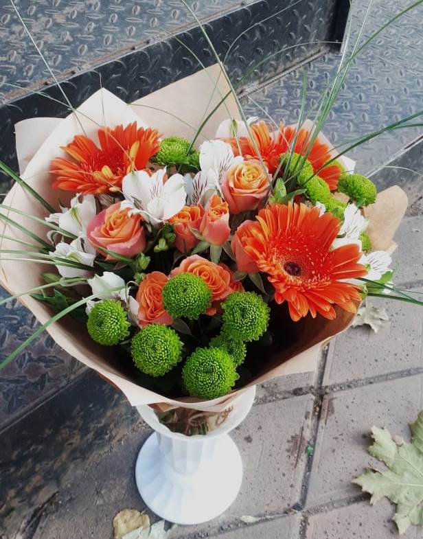 Букет цветов из: Герберы, Хризантемы, Альстромерии и Розы в Целине