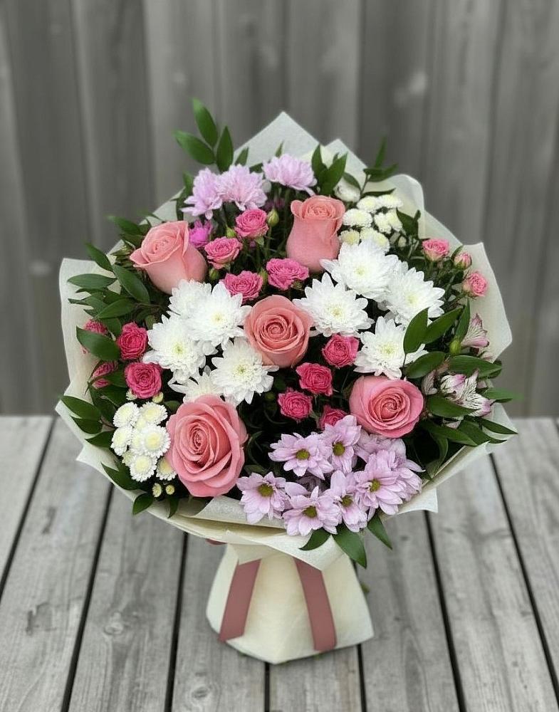 Букет цветов из: Альстромерии, Гвоздики, Розы и Хризантемы в Целине