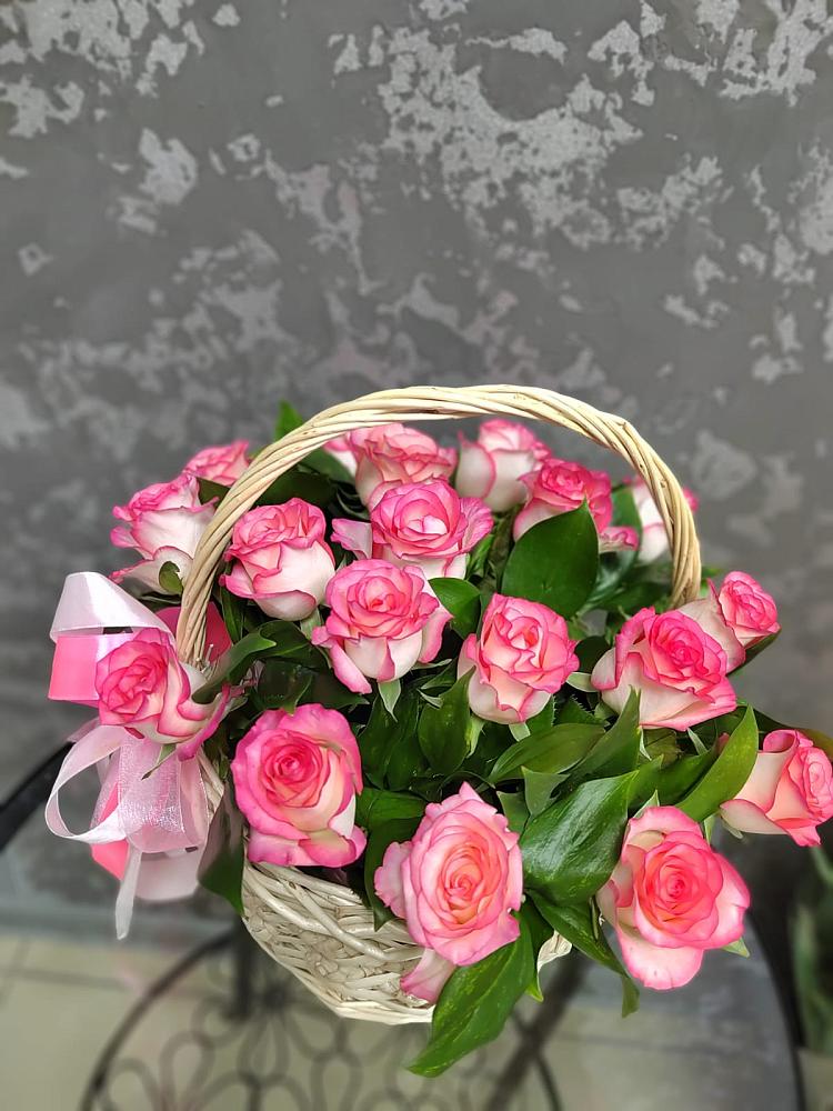 Цветочная композиция из Розы в корзине в Целине