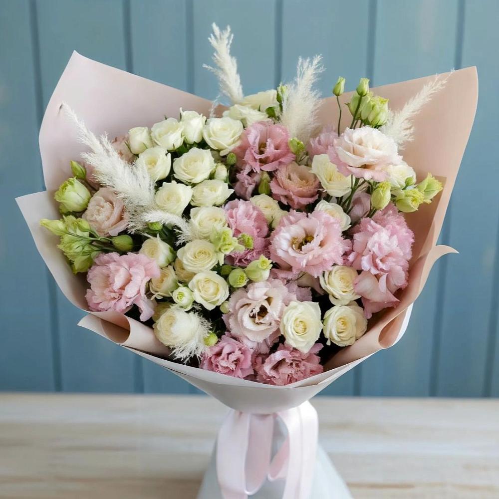 Букет цветов из: Альстромерии и Розы в Целине