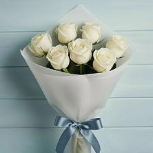 Букет 7 Белых роз Эдлесс Лав в Целине