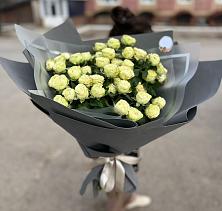 Букет Белые кустовые розы Солинеро в Целине