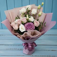 Букет цветов из:  Розы и Лизиантусы в Целине