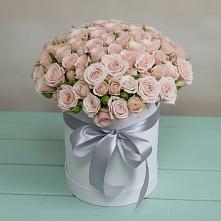 Цветочная композиция из Розы в шляпной коробке в Целине