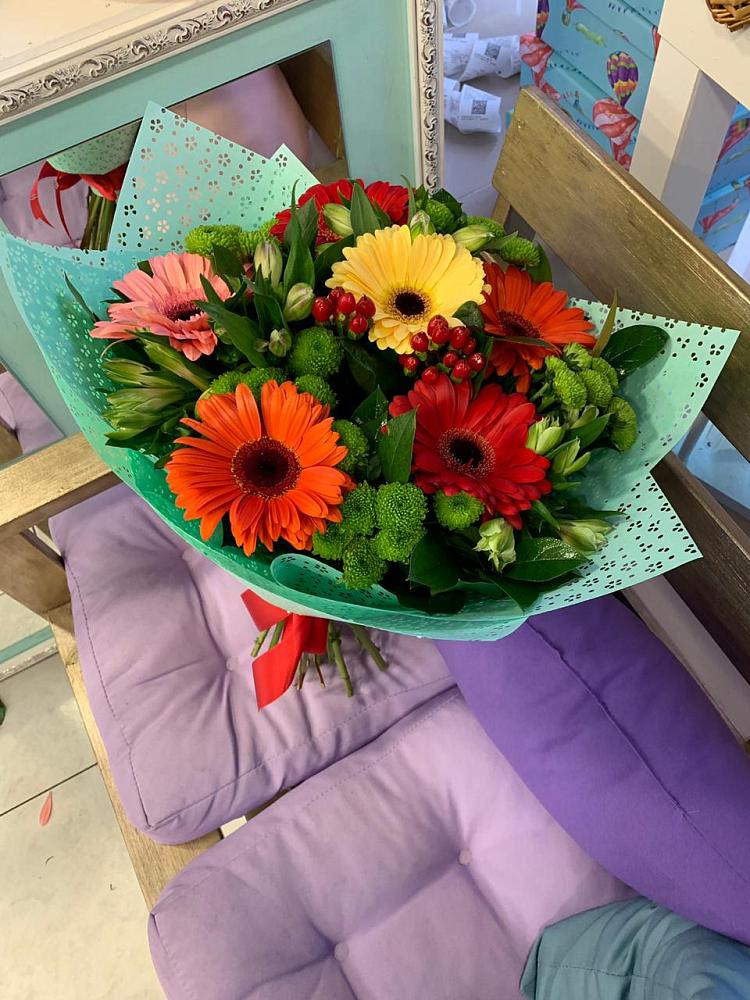 Букет цветов из: Герберы, Хризантемы и Альстромерии в Целине