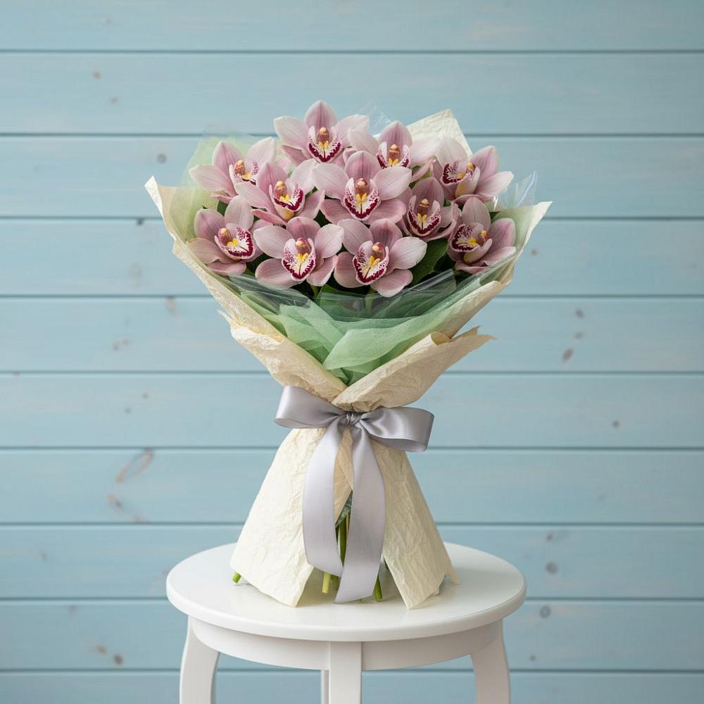 Букет цветов из: Орхидеи и Розы в Целине