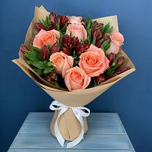 Букет цветов из:  Розы и Альстромерии в Целине