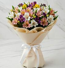 Букет цветов из:  Альстромерии в Целине