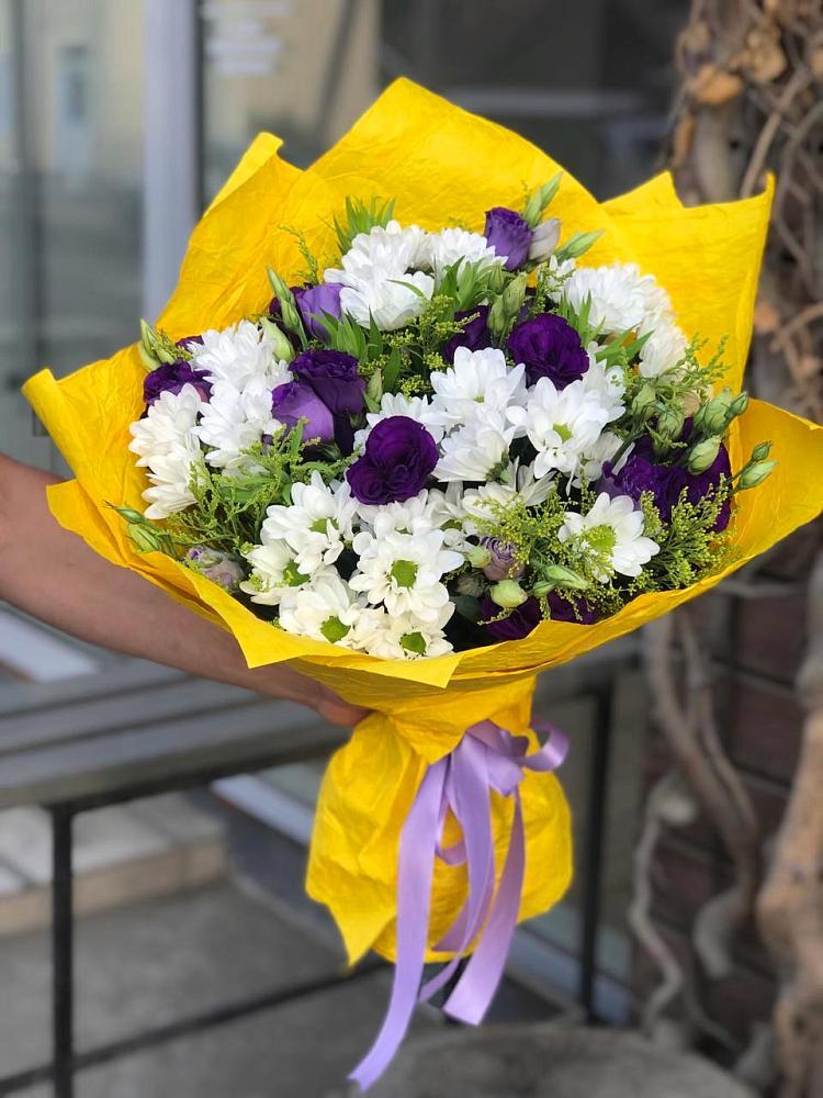 Букет цветов из: Ирисы, Хризантемы и Ромашки в Целине
