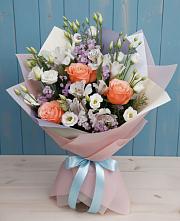 Букет цветов из:  Лизиантусы, Розы, Альстромерии и Гипсофила #REPLACE_PRED# Целине