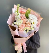 Букет цветов из:  Хризантемы и Розы в Целине