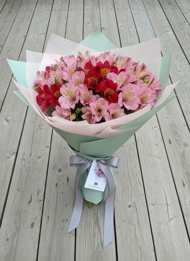 Букет цветов из: Альстромерии в Целине