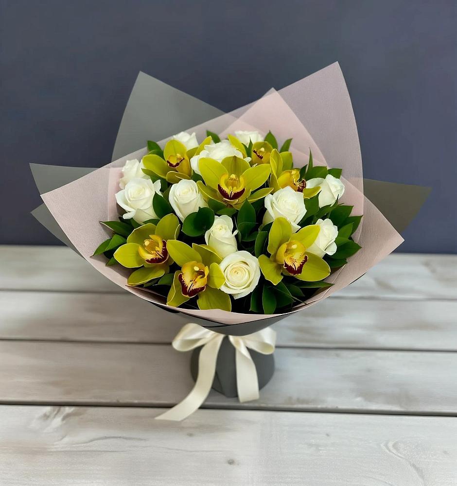 Букет цветов из: Орхидеи и Розы в Целине