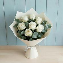 Букет Белые розы в Эвкалипте в Целине