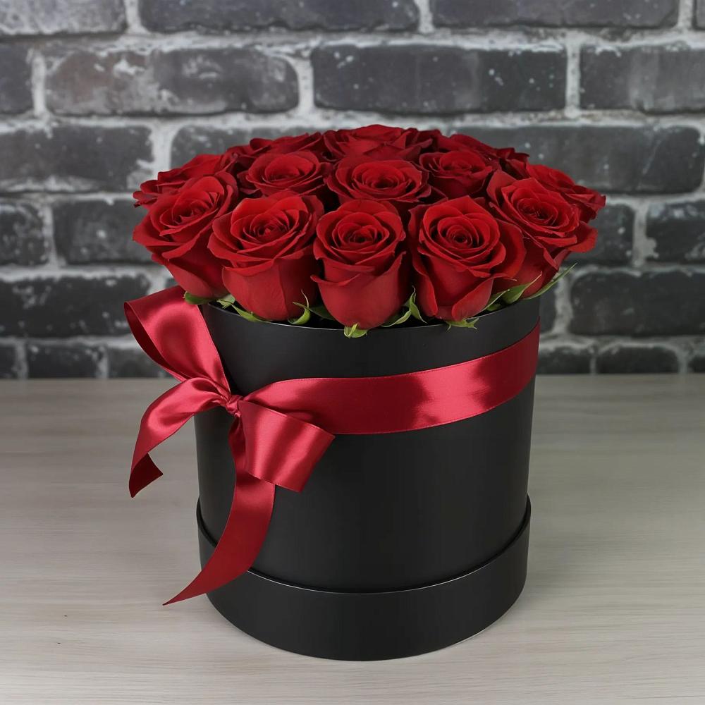 Цветочная композиция из Розы в шляпной коробке в Целине