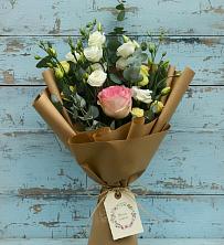 Букет цветов из:  Розы и Лизиантусы в Целине