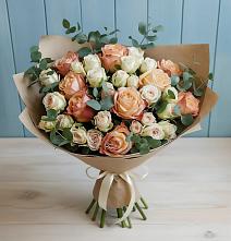 Букет цветов из:  Альстромерии и Розы в Целине