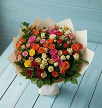 Букет Микс из разноцветных кустовых роз в Целине